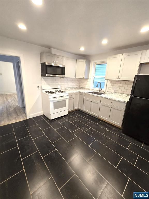 14 Triton Terrace, Newark, NJ 07104