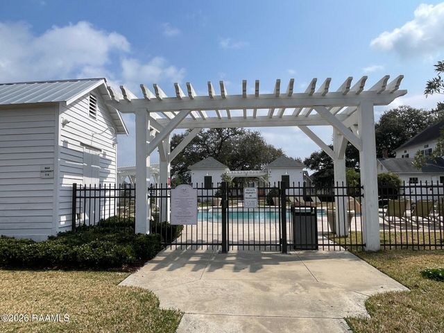 104 Manor House Lane, Lafayette, LA 70507