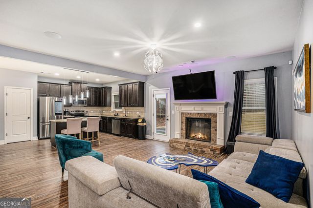 121 Amelia Way, Ellenwood, GA 30294