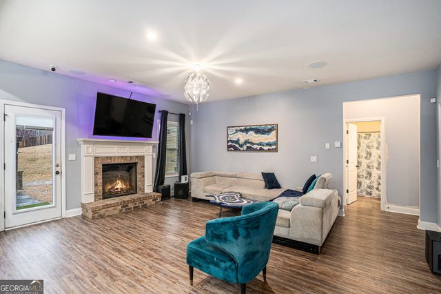 121 Amelia Way, Ellenwood, GA 30294