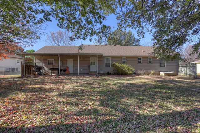 1411 Gold Stream Drive, Webb City, MO 64870