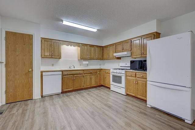 1411 Gold Stream Drive, Webb City, MO 64870