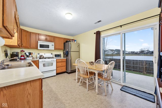 2002 Falcon Court, Franklin, IN 46131