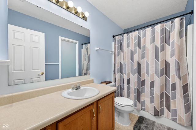 2002 Falcon Court, Franklin, IN 46131