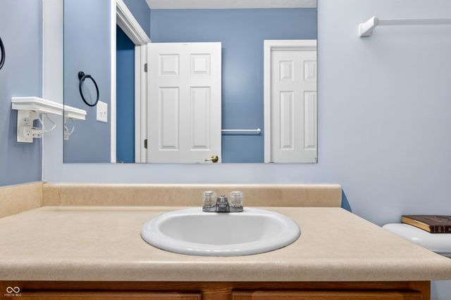 2002 Falcon Court, Franklin, IN 46131