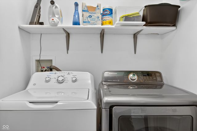 2002 Falcon Court, Franklin, IN 46131