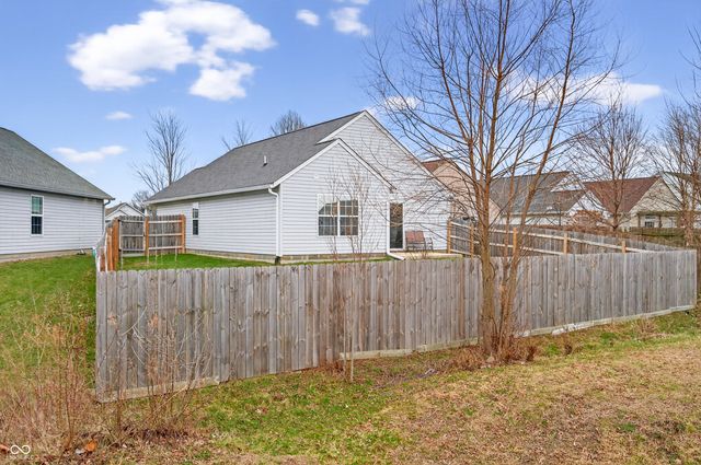 2002 Falcon Court, Franklin, IN 46131