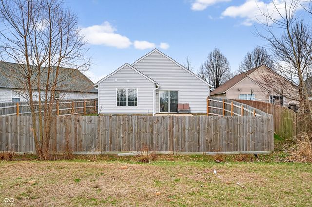 2002 Falcon Court, Franklin, IN 46131