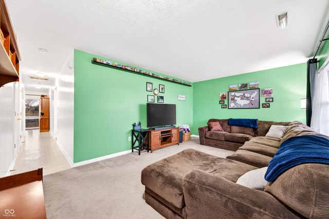 2002 Falcon Court, Franklin, IN 46131