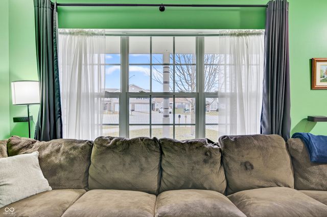 2002 Falcon Court, Franklin, IN 46131