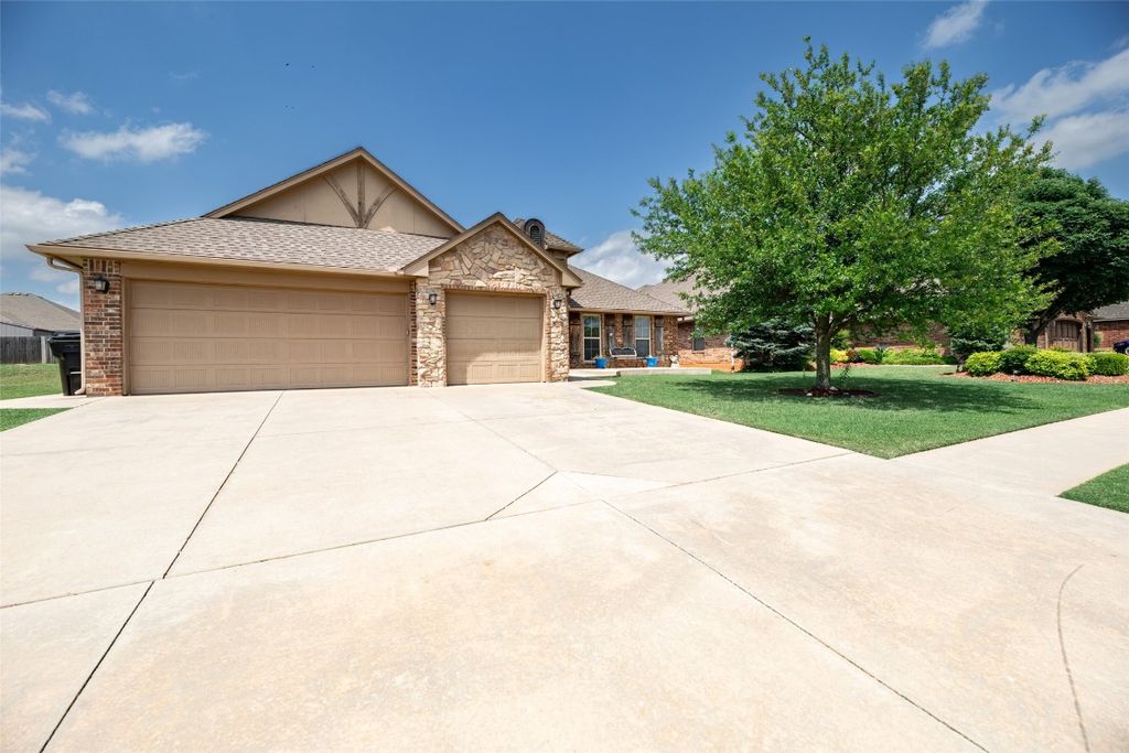 2501 SE 12th Street, Moore, OK 73160