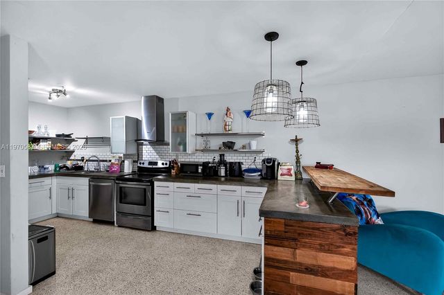 8640 NE 2nd Ave, El Portal, FL 33138