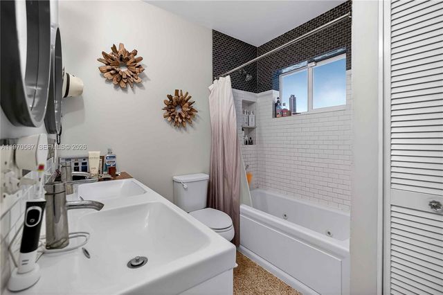 8640 NE 2nd Ave, El Portal, FL 33138