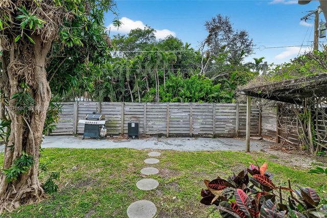 8640 NE 2nd Ave, El Portal, FL 33138