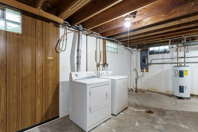 6927 N Harris Court, Westfield, WI 53964