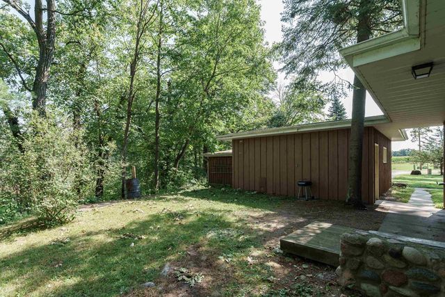 6927 N Harris Court, Westfield, WI 53964