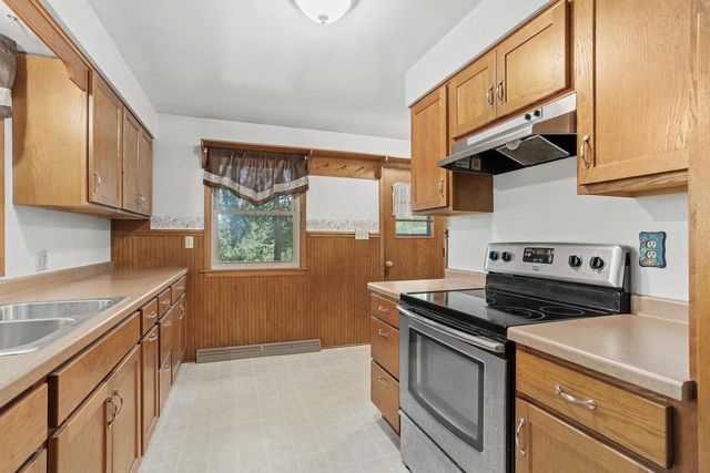 6927 N Harris Court, Westfield, WI 53964