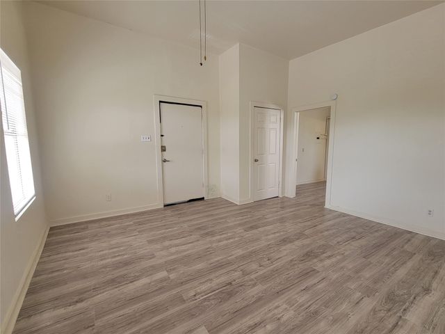 1910 Avenue N 4, Galveston, TX 77550