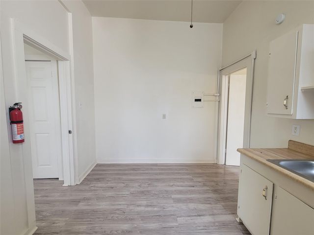 1910 Avenue N 4, Galveston, TX 77550