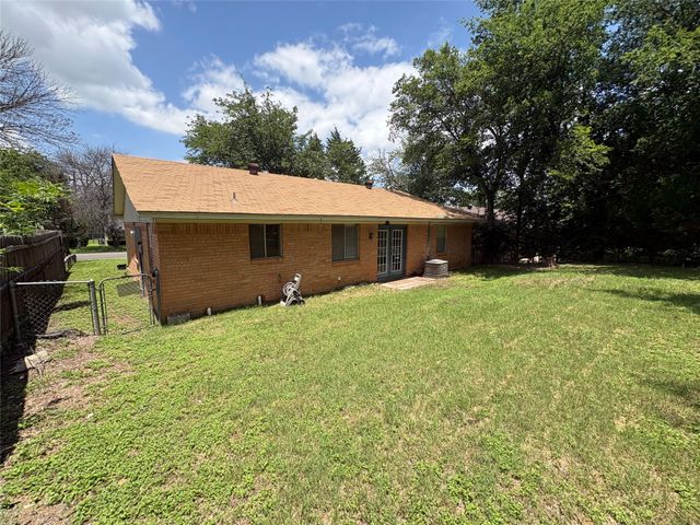 334 Linkwood Drive, Duncanville, TX 75137