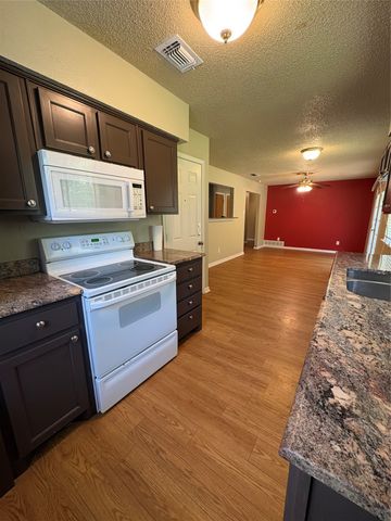 334 Linkwood Drive, Duncanville, TX 75137