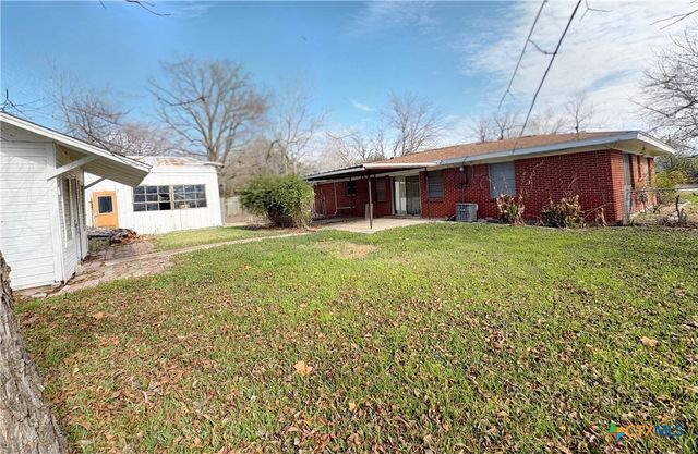 106 N 1st Street, Little River Academy, TX 76554