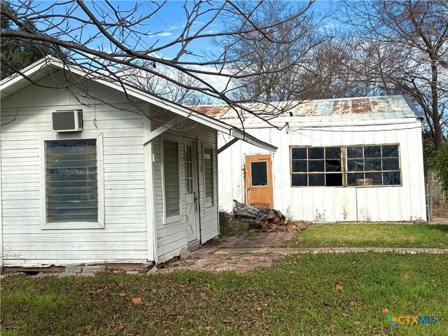 106 N 1st Street, Little River Academy, TX 76554