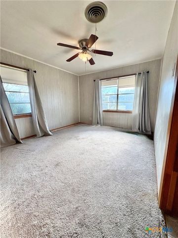 106 N 1st Street, Little River Academy, TX 76554