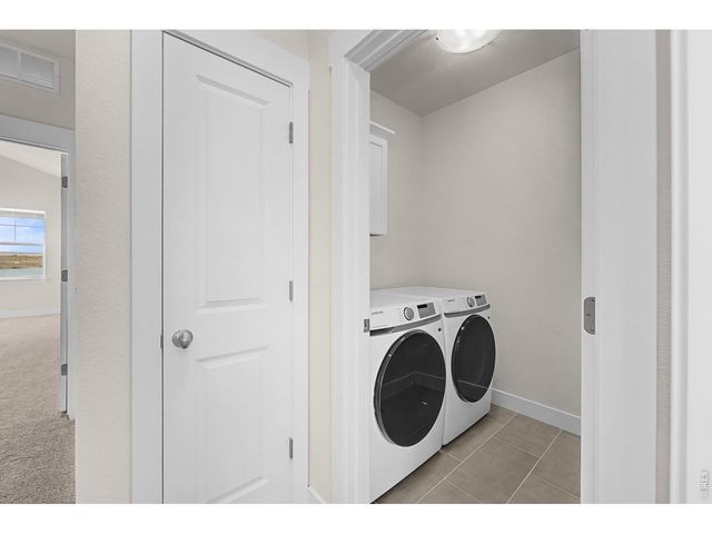 4216 Trapper Lake Dr, Loveland, CO 80538