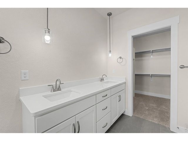 4216 Trapper Lake Dr, Loveland, CO 80538