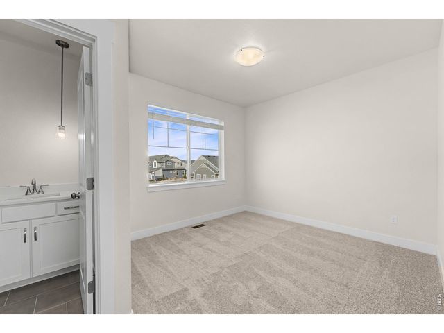 4216 Trapper Lake Dr, Loveland, CO 80538