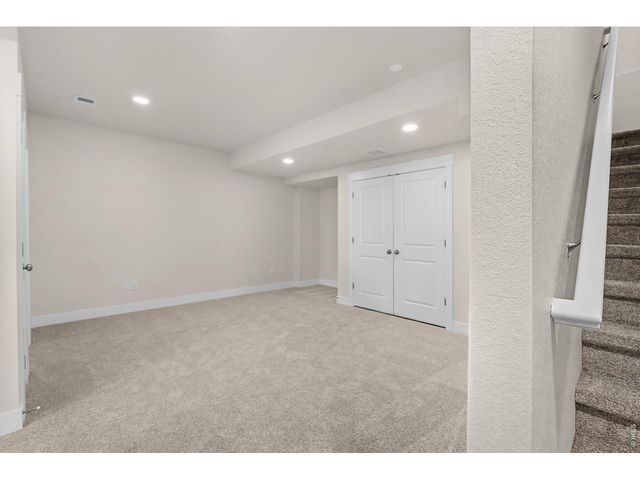 4216 Trapper Lake Dr, Loveland, CO 80538