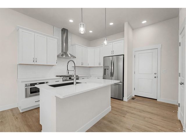 4216 Trapper Lake Dr, Loveland, CO 80538