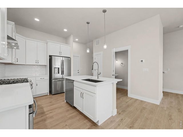 4216 Trapper Lake Dr, Loveland, CO 80538