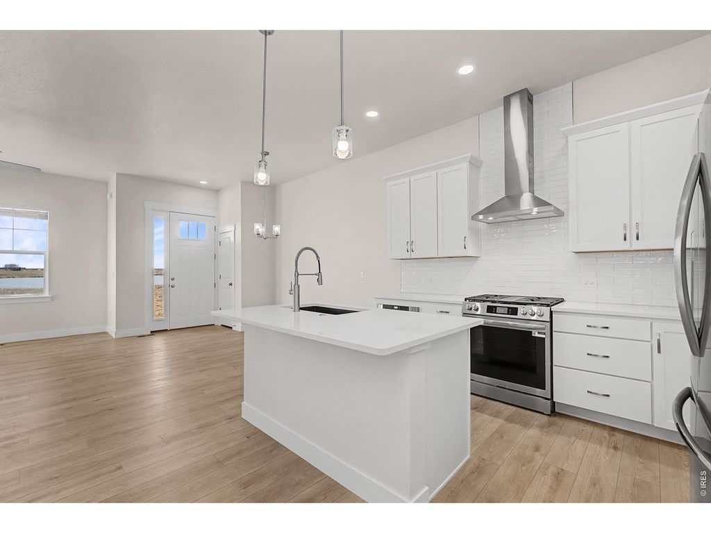 4216 Trapper Lake Dr, Loveland, CO 80538