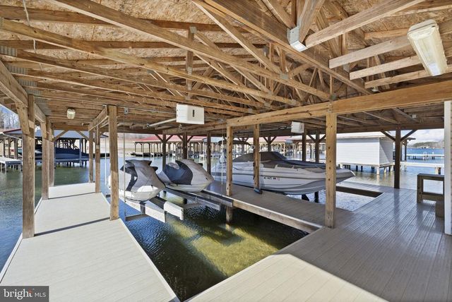 14 OAK RD, Bumpass, VA 23024