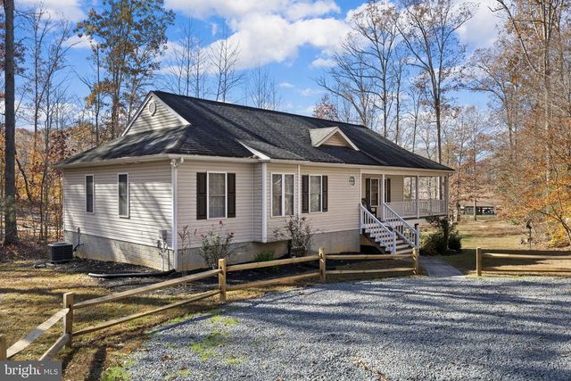 14 OAK RD, Bumpass, VA 23024