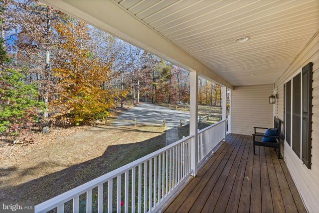 14 OAK RD, Bumpass, VA 23024