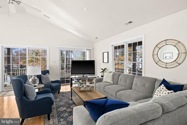 14 OAK RD, Bumpass, VA 23024