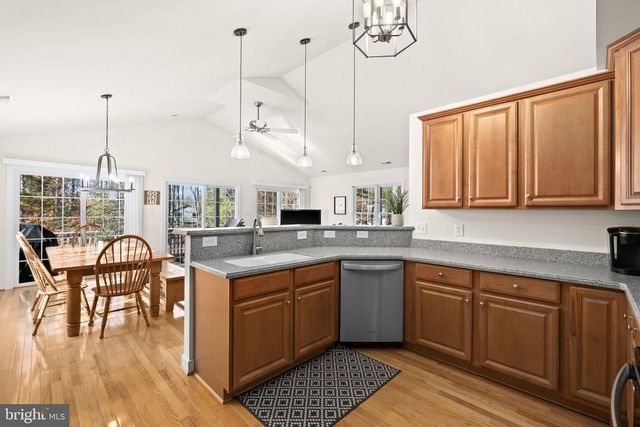 14 OAK RD, Bumpass, VA 23024