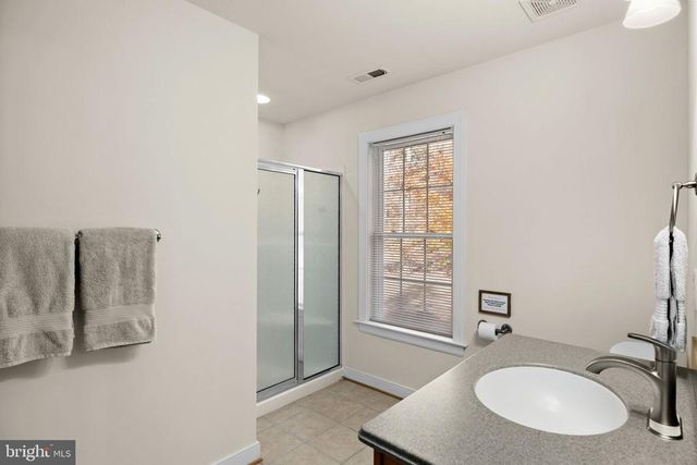 14 OAK RD, Bumpass, VA 23024