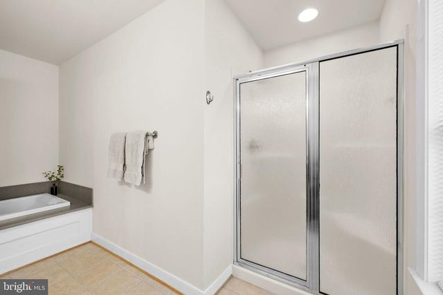 14 OAK RD, Bumpass, VA 23024