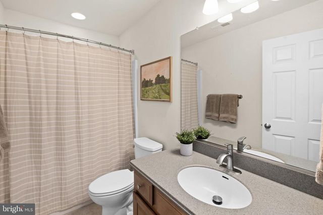 14 OAK RD, Bumpass, VA 23024