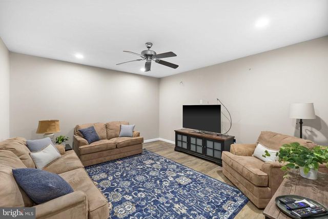 14 OAK RD, Bumpass, VA 23024