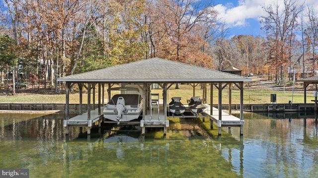 14 OAK RD, Bumpass, VA 23024