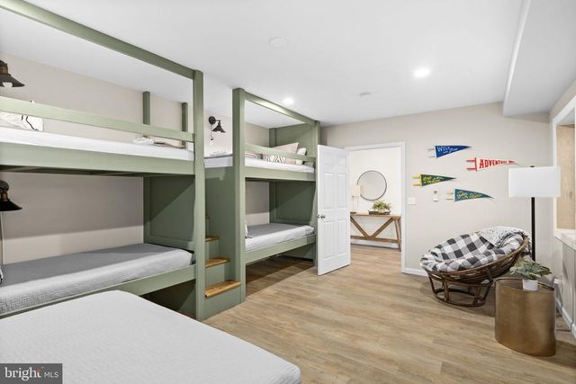 14 OAK RD, Bumpass, VA 23024