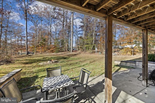 14 OAK RD, Bumpass, VA 23024