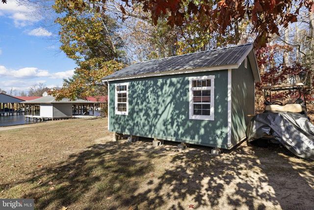 14 OAK RD, Bumpass, VA 23024