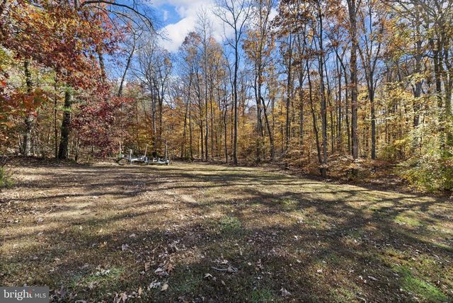 14 OAK RD, Bumpass, VA 23024