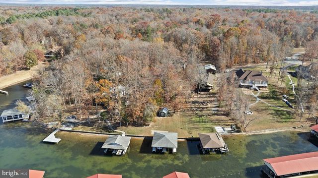 14 OAK RD, Bumpass, VA 23024